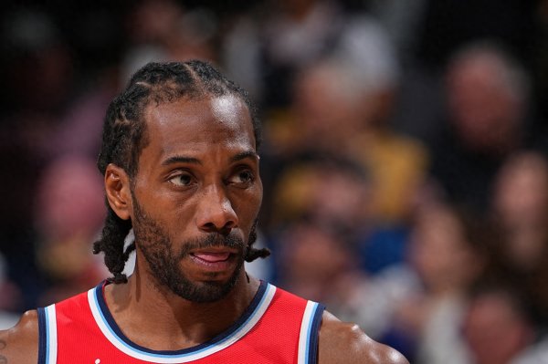 云沪深配资 名记: NBA已聘律所调查小卡的代言协议 后者涉嫌规避工资帽